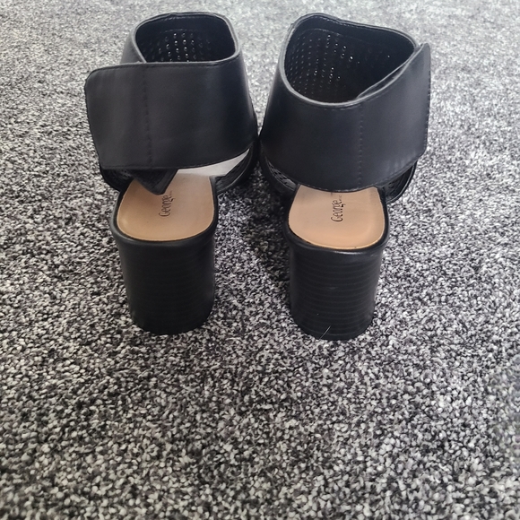 GEORGE (NEW) Open Toe Cut-Out Chunky Heel Ankle Boot - Picture 2 of 6